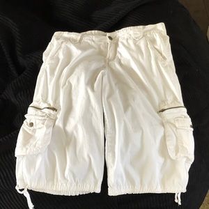 Paris Blues White Vintage Parachute Shorts. Size 9